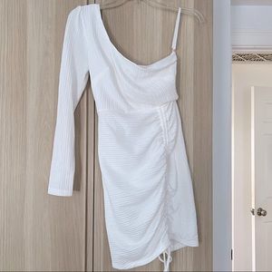 Selfie Leslie one-shoulder long sleeve dress